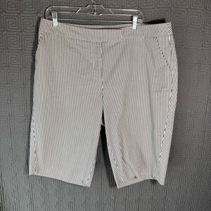 Jones New York Dress Shorts Women’s Size 16w Stretch White Blue Stripe